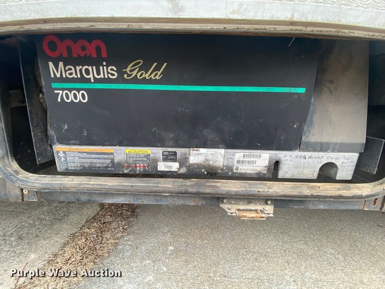 image for item HR9426 2004 International Workhorse Intruder  RV