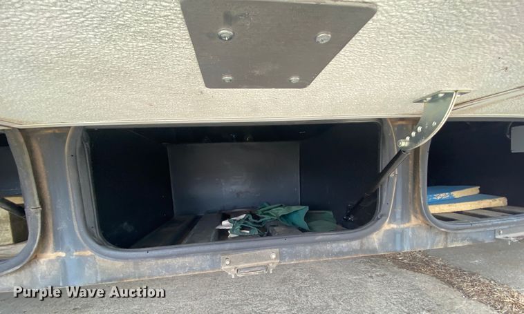 image for item HR9426 2004 International Workhorse Intruder  RV