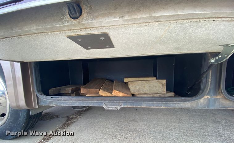 image for item HR9426 2004 International Workhorse Intruder  RV