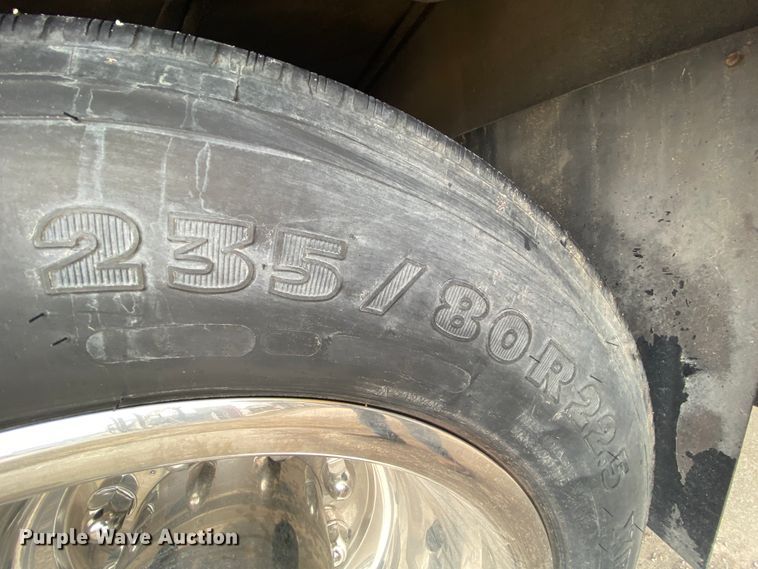 image for item HR9426 2004 International Workhorse Intruder  RV