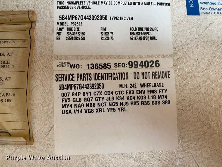 image for item HR9426 2004 International Workhorse Intruder  RV