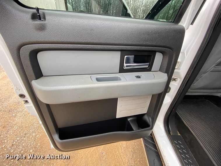 image for item HR9437 2014 Ford F150  SuperCrew pickup truck