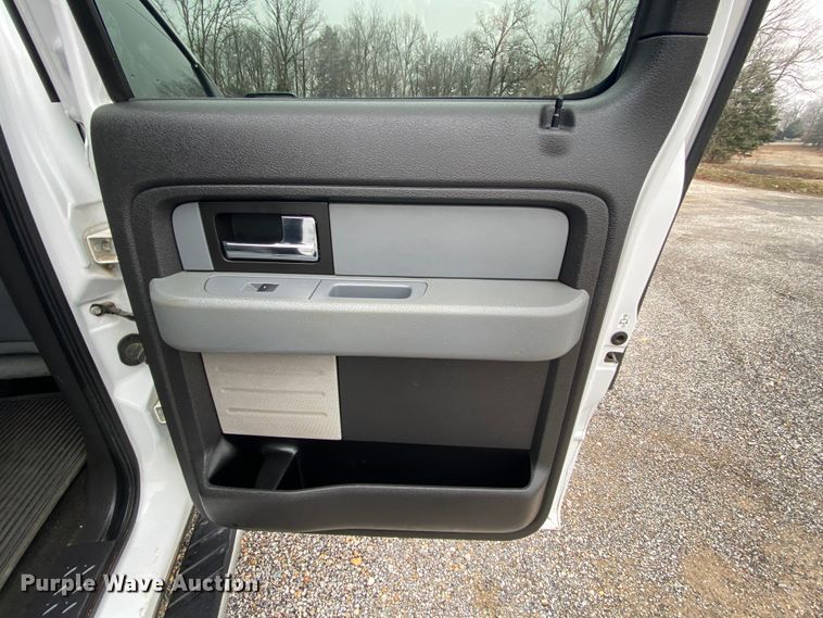 image for item HR9437 2014 Ford F150  SuperCrew pickup truck