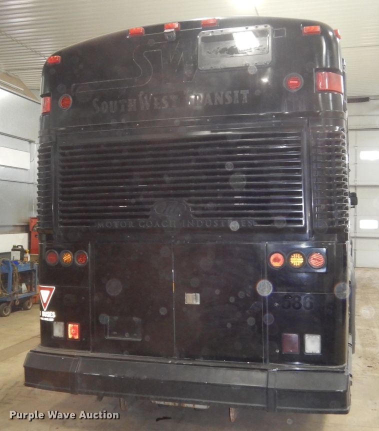 image for item HS9431 2005 MCI D4500  coach bus