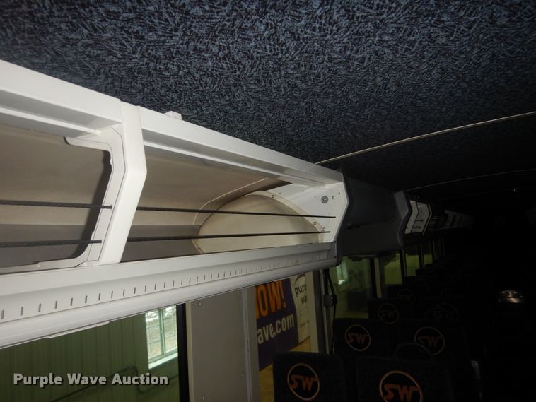 image for item HS9431 2005 MCI D4500  coach bus