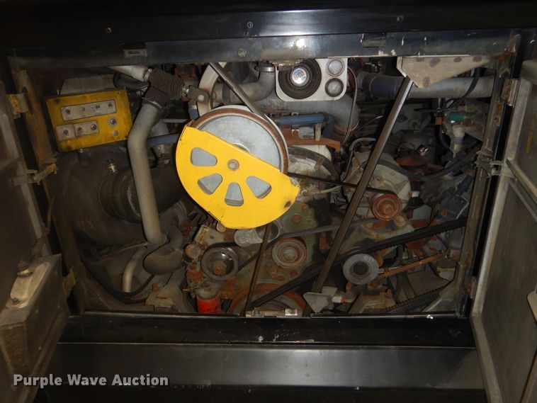 image for item HS9431 2005 MCI D4500  coach bus