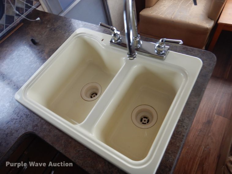 image for item HS9854 2015 Wildwood X-Lite  camper