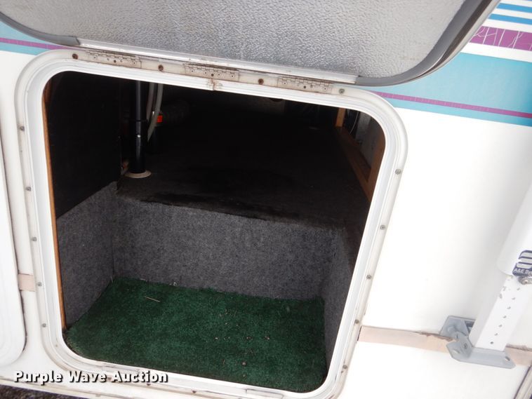 image for item HS9855 1998 Fleetwood Prowler  camper