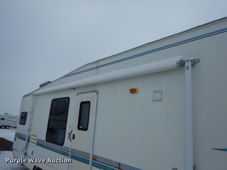 image for item HS9855 1998 Fleetwood Prowler  camper