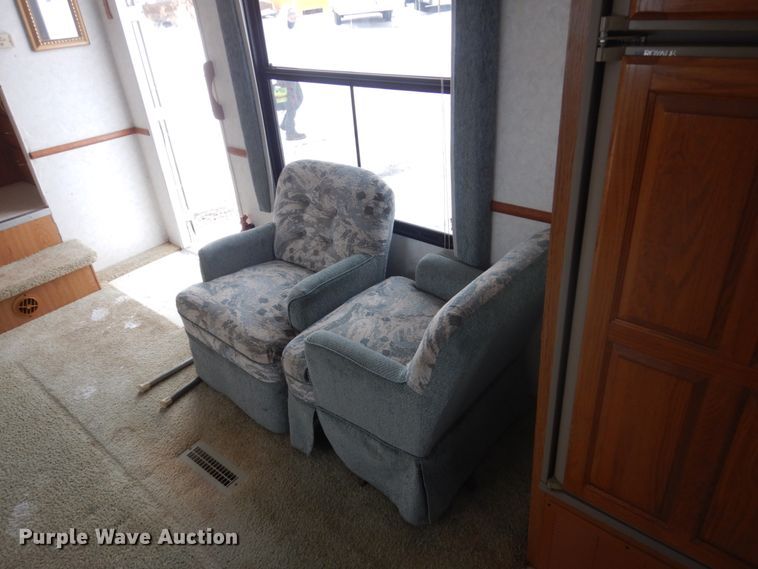 image for item HS9855 1998 Fleetwood Prowler  camper