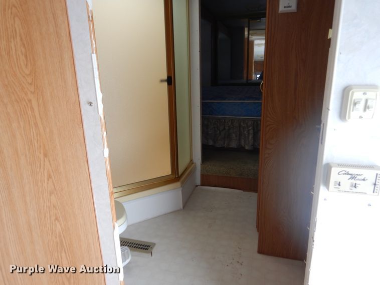 image for item HS9855 1998 Fleetwood Prowler  camper