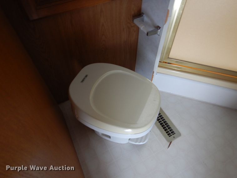 image for item HS9855 1998 Fleetwood Prowler  camper