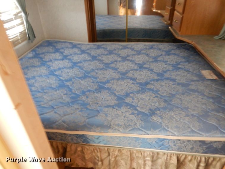 image for item HS9855 1998 Fleetwood Prowler  camper