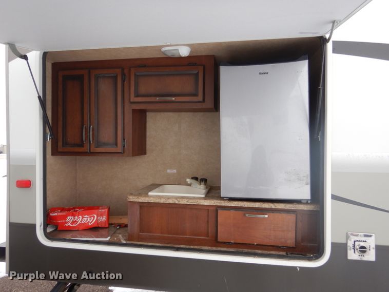 image for item HS9857 2014 CrossRoads Zinger  camper