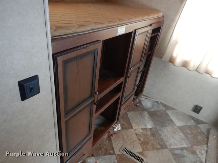 image for item HS9857 2014 CrossRoads Zinger  camper