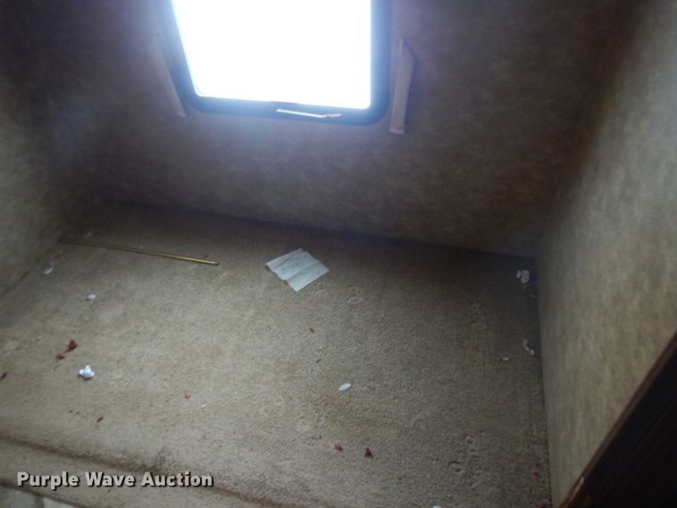 image for item HS9857 2014 CrossRoads Zinger  camper