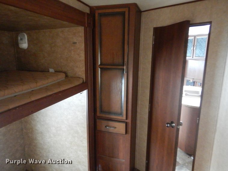 image for item HS9857 2014 CrossRoads Zinger  camper