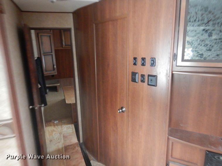 image for item HS9857 2014 CrossRoads Zinger  camper