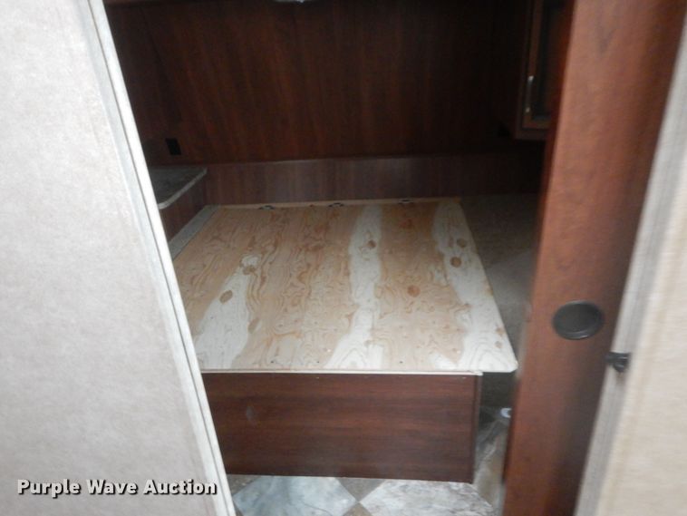 image for item HS9857 2014 CrossRoads Zinger  camper