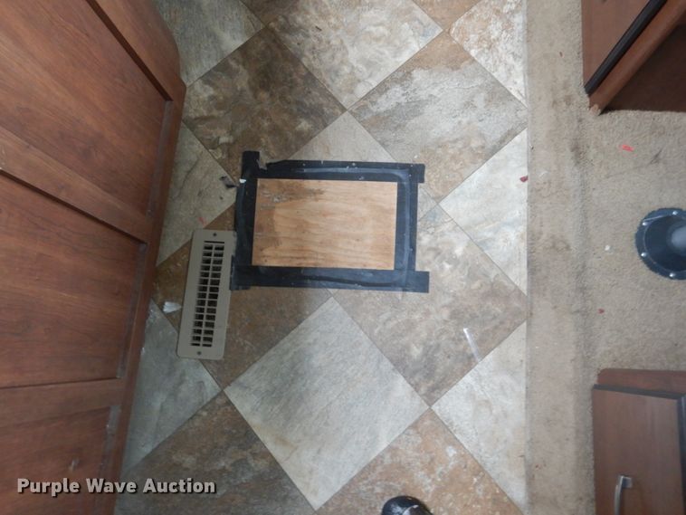 image for item HS9857 2014 CrossRoads Zinger  camper