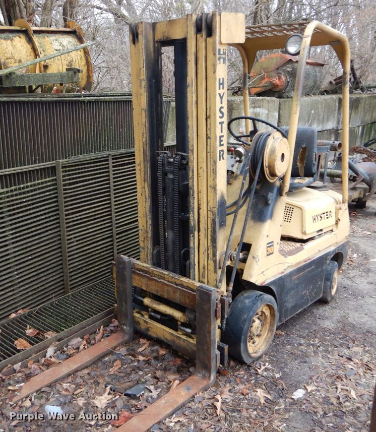 image for item HV9623 Hyster Spacesaver 30  forklift