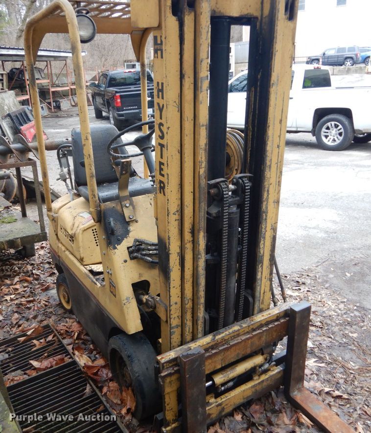 image for item HV9623 Hyster Spacesaver 30  forklift