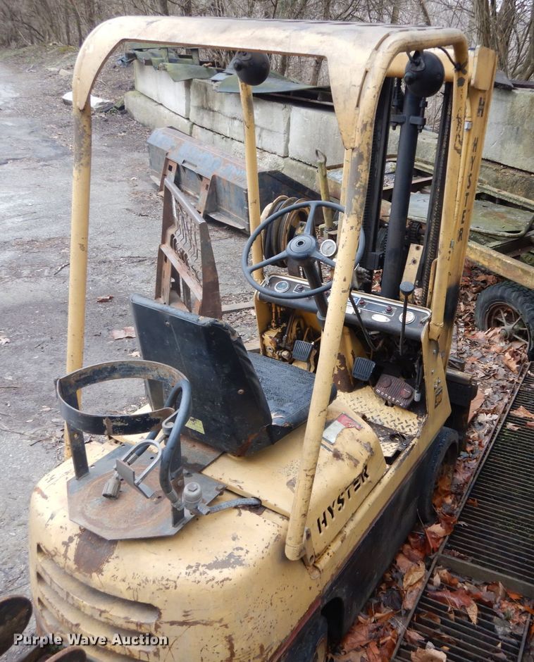 image for item HV9623 Hyster Spacesaver 30  forklift