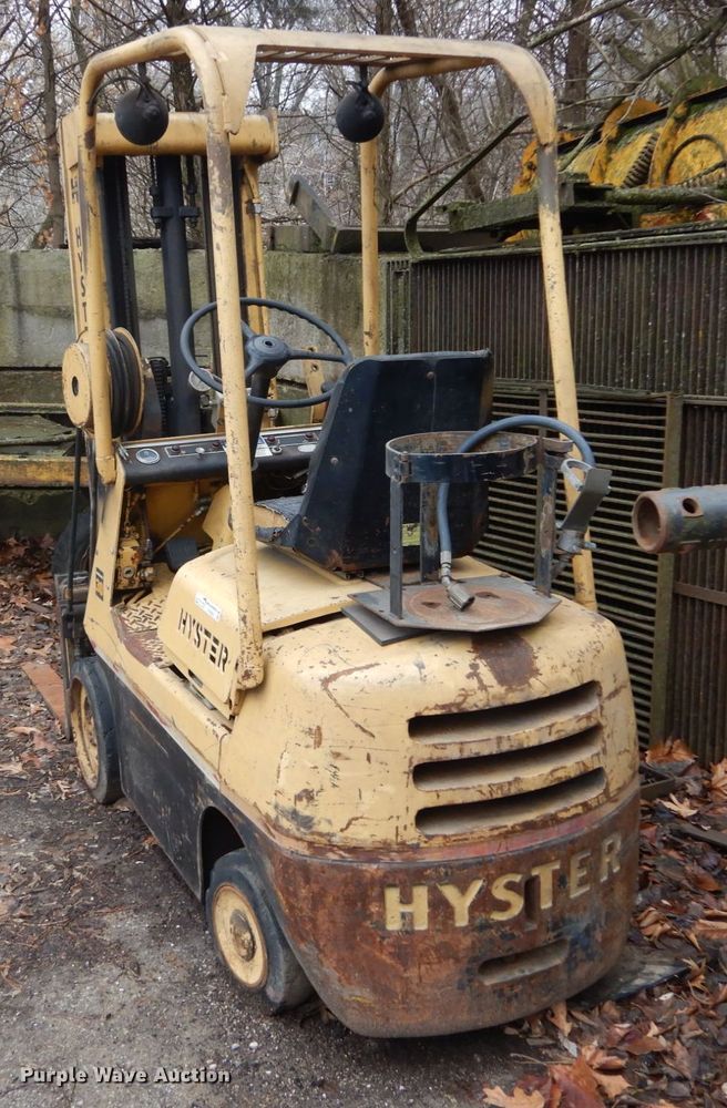 image for item HV9623 Hyster Spacesaver 30  forklift