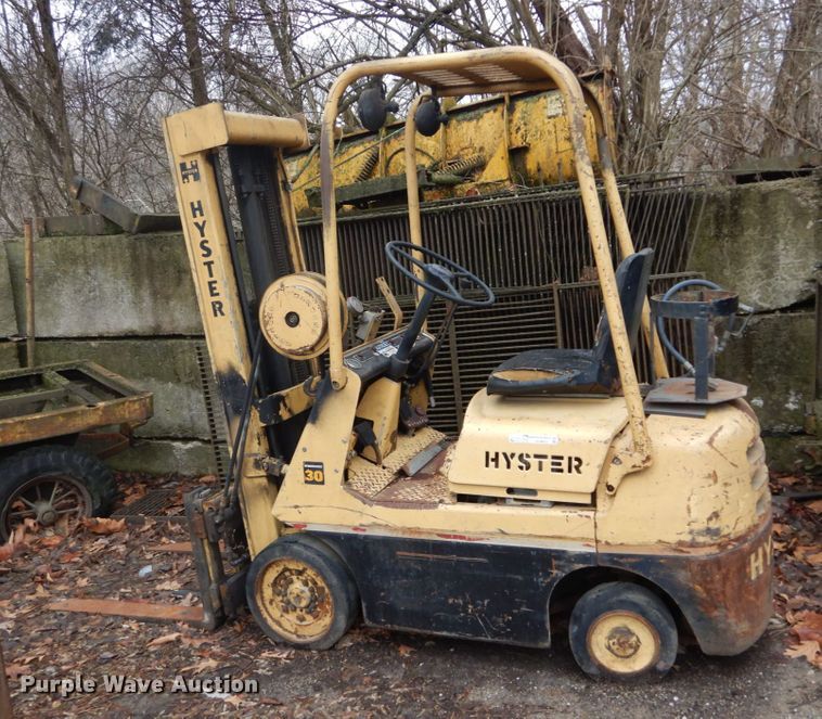 image for item HV9623 Hyster Spacesaver 30  forklift