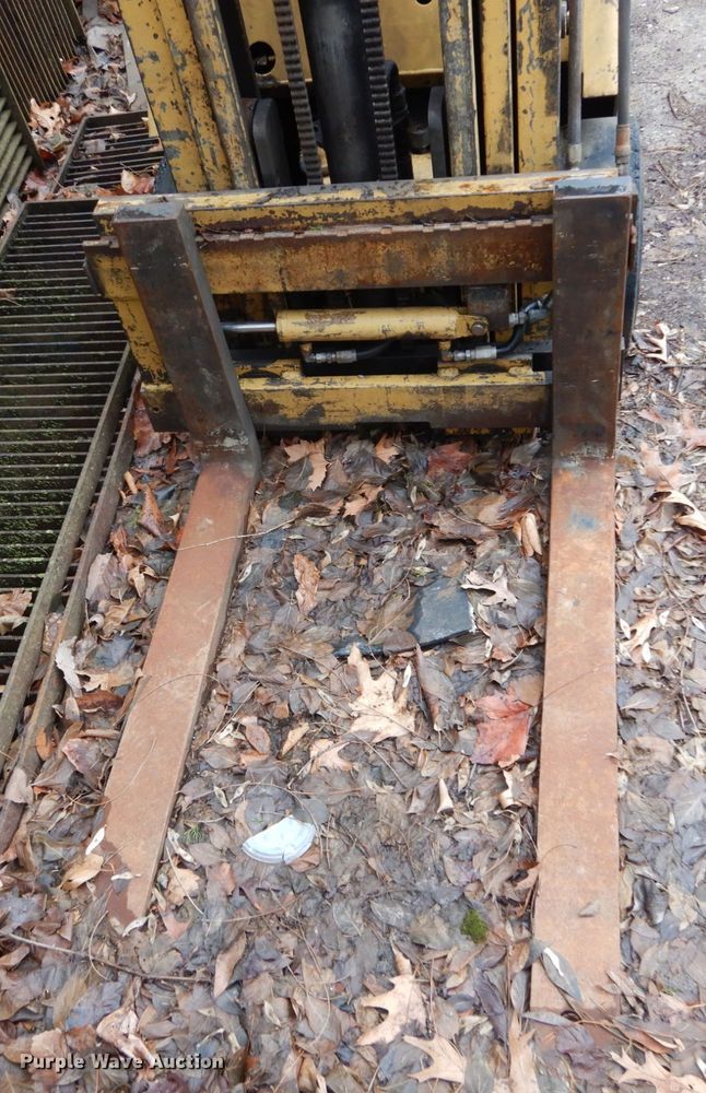 image for item HV9623 Hyster Spacesaver 30  forklift