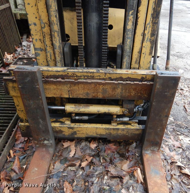 image for item HV9623 Hyster Spacesaver 30  forklift