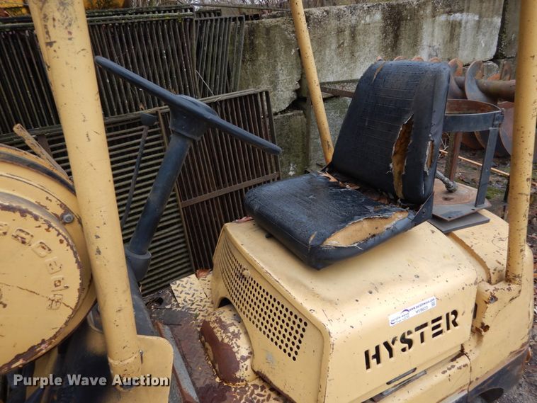 image for item HV9623 Hyster Spacesaver 30  forklift