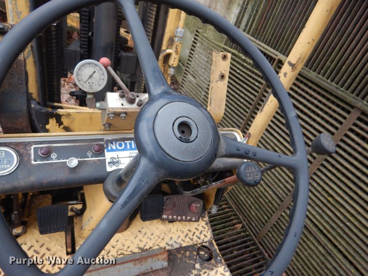 image for item HV9623 Hyster Spacesaver 30  forklift