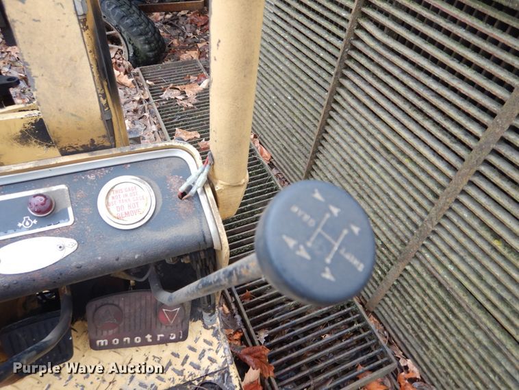 image for item HV9623 Hyster Spacesaver 30  forklift