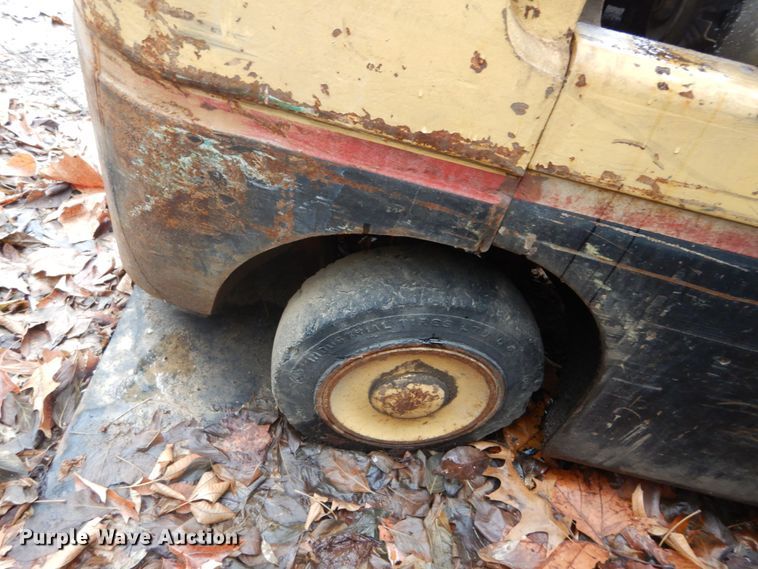 image for item HV9623 Hyster Spacesaver 30  forklift