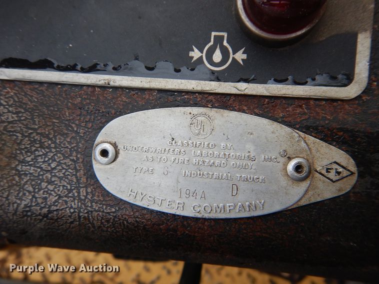 image for item HV9623 Hyster Spacesaver 30  forklift