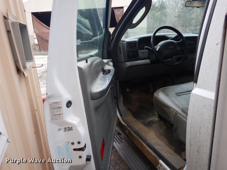 image for item HV9624 2004 Ford F550 Super Duty XL  utility / service truck