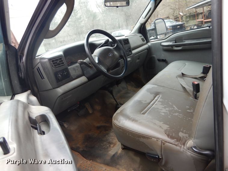 image for item HV9624 2004 Ford F550 Super Duty XL  utility / service truck