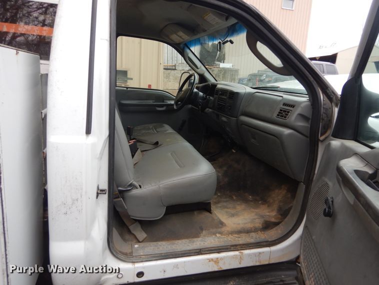 image for item HV9624 2004 Ford F550 Super Duty XL  utility / service truck