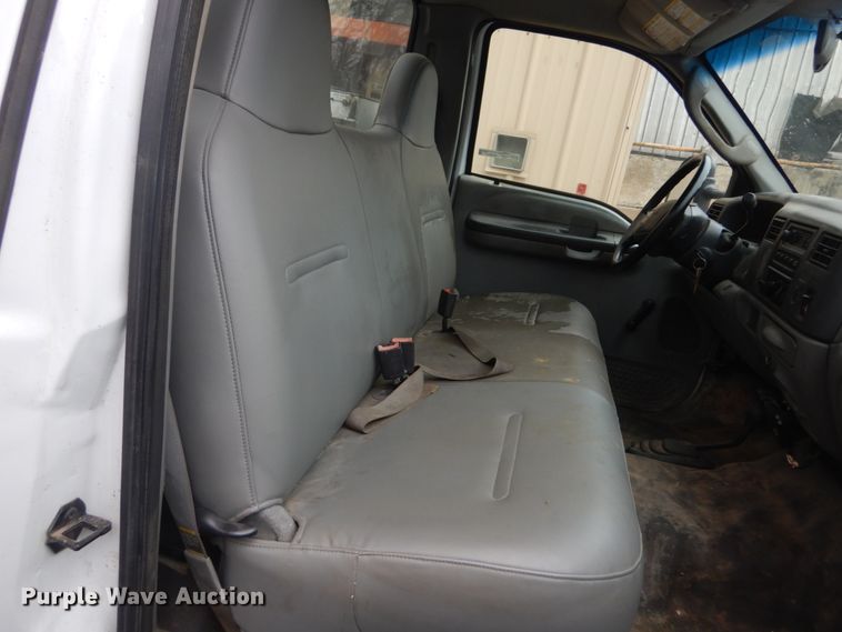 image for item HV9624 2004 Ford F550 Super Duty XL  utility / service truck