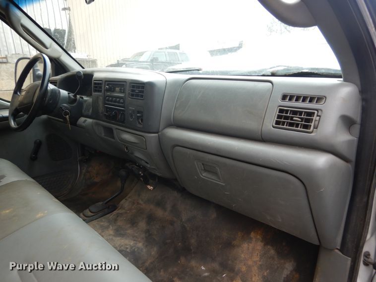 image for item HV9624 2004 Ford F550 Super Duty XL  utility / service truck