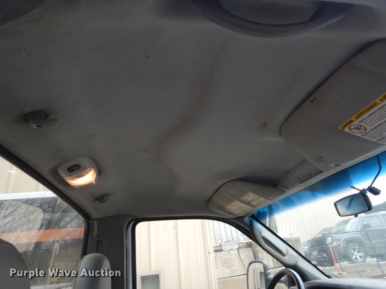 image for item HV9624 2004 Ford F550 Super Duty XL  utility / service truck