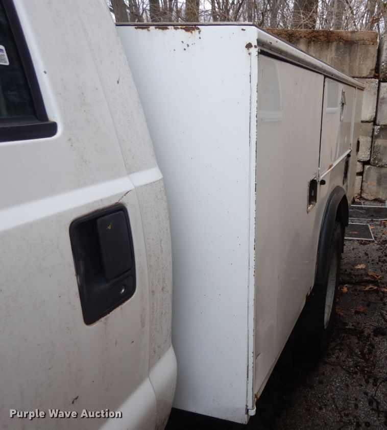 image for item HV9624 2004 Ford F550 Super Duty XL  utility / service truck
