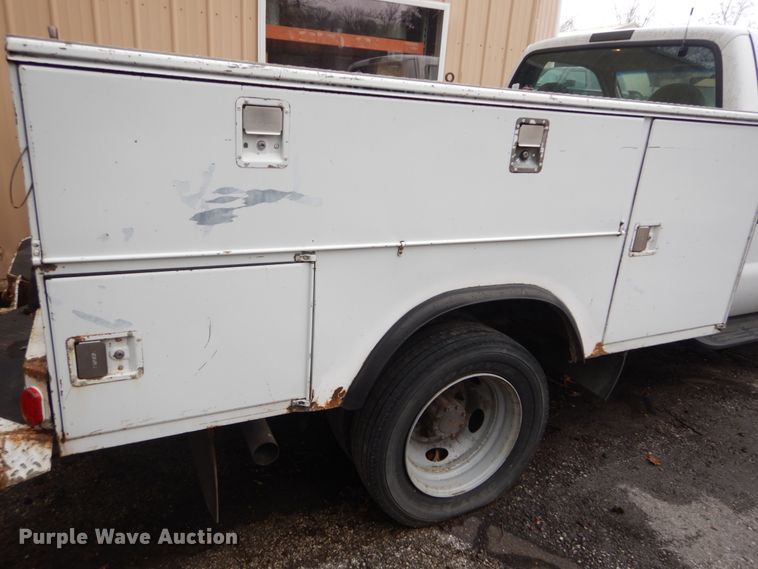 image for item HV9624 2004 Ford F550 Super Duty XL  utility / service truck
