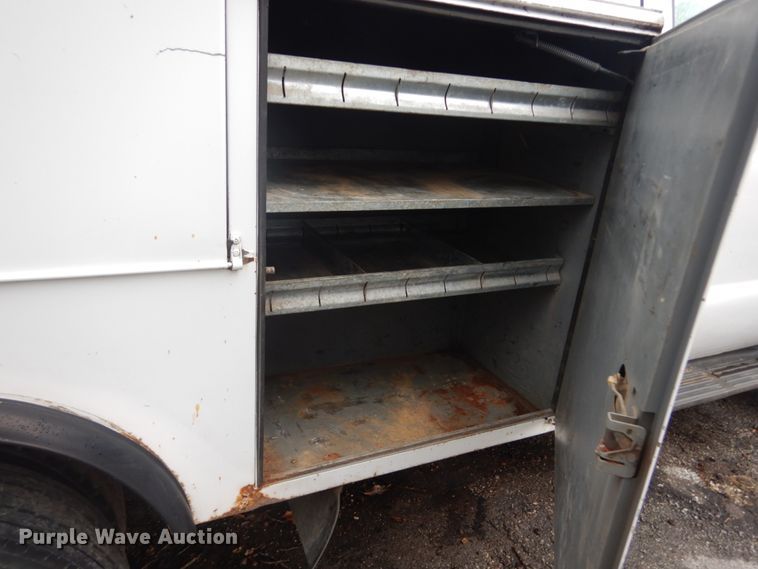 image for item HV9624 2004 Ford F550 Super Duty XL  utility / service truck