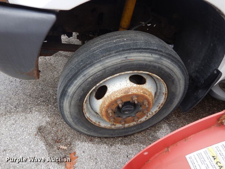 image for item HV9624 2004 Ford F550 Super Duty XL  utility / service truck