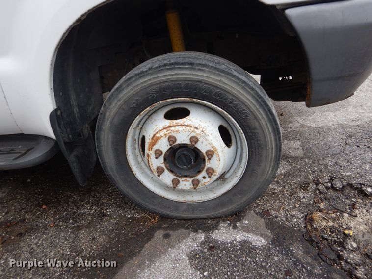 image for item HV9624 2004 Ford F550 Super Duty XL  utility / service truck