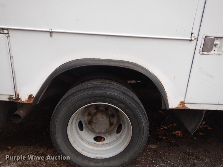 image for item HV9624 2004 Ford F550 Super Duty XL  utility / service truck
