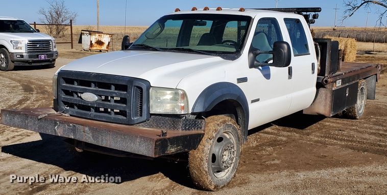 image for item HW9725 2006 Ford F450 XL Super Duty  winch truck