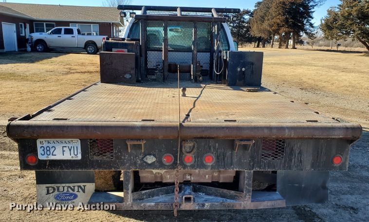 image for item HW9725 2006 Ford F450 XL Super Duty  winch truck